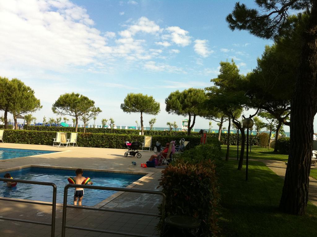 Residence Garden -Walterigato Apartments Solo Per Famiglie Τζεσόλο Λίντο Εξωτερικό φωτογραφία