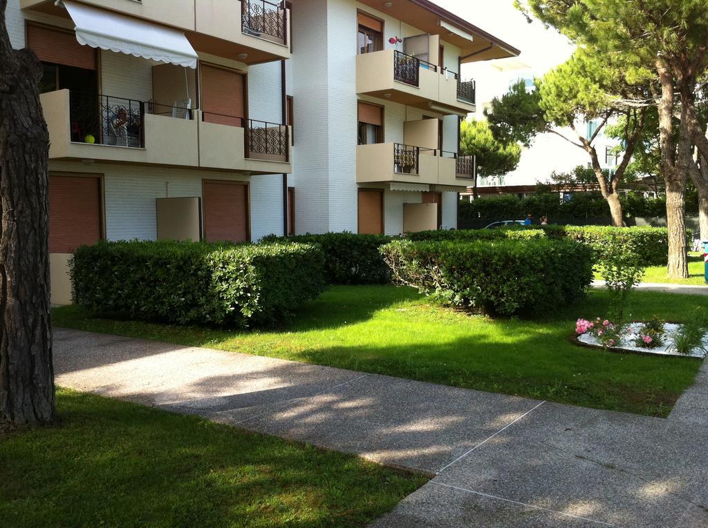 Residence Garden -Walterigato Apartments Solo Per Famiglie Τζεσόλο Λίντο Εξωτερικό φωτογραφία